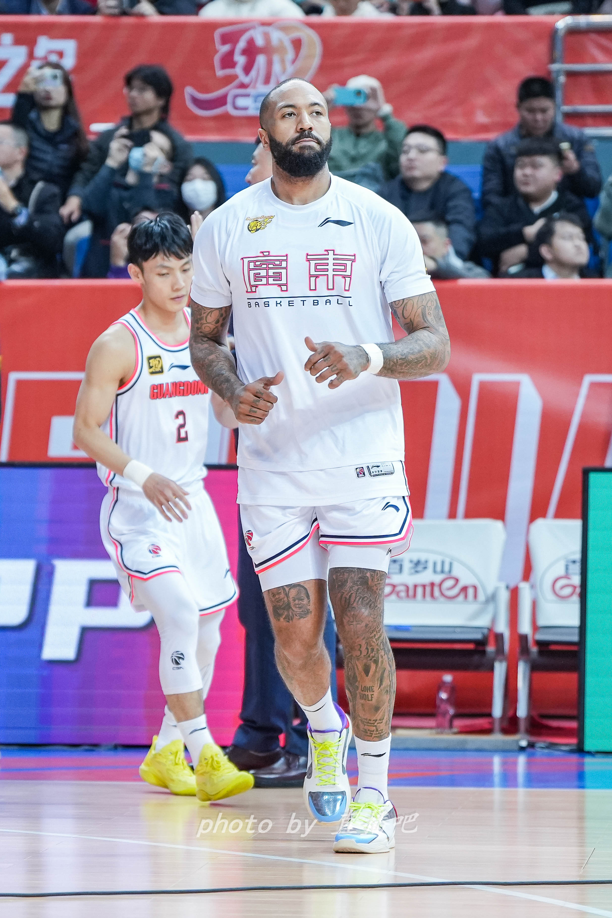  打得不錯！36歲吉倫沃特原本的第三外援卻成廣東男籃的真大腿
