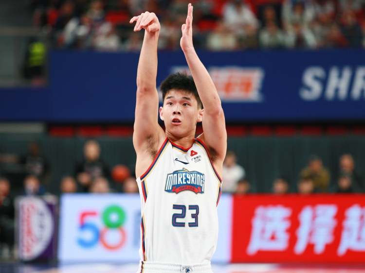  狀態(tài)可以！林葳半場8中5拿到13分1板1助