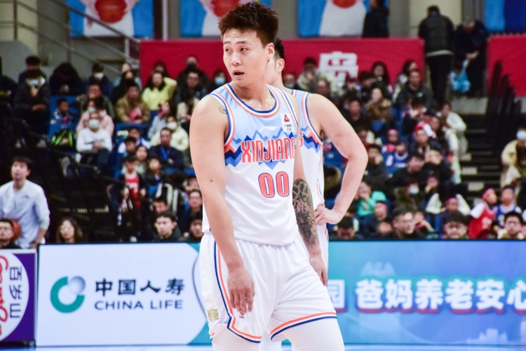  開場就手感熱！趙睿首節(jié)僅8分鐘 5中4&三分2中2拿到11分