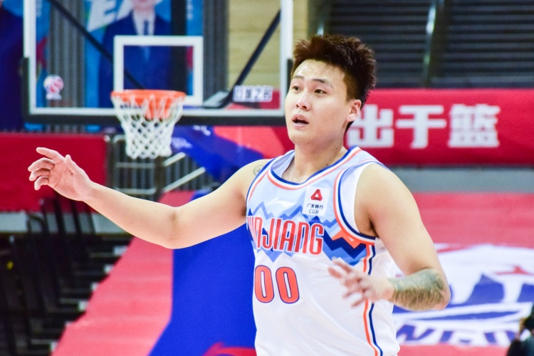  不太準！趙睿18中6拿到20分4板4助也有4失誤 三分13中4