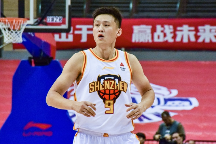  老將盡力了！周鵬8中7高效拿下16分3板1助1斷 正負(fù)值+4全隊(duì)最高