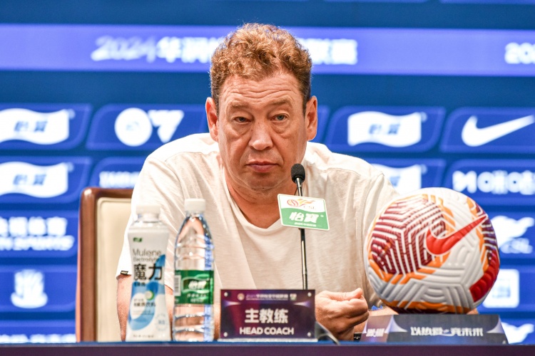 伊萬(wàn)稱(chēng)國(guó)腳聯(lián)賽出場(chǎng)率不足，斯盧茨基回應(yīng)：希望國(guó)家隊(duì)能有新發(fā)現(xiàn)