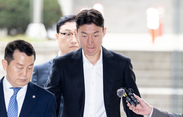  韓國國腳黃義助非法拍攝不雅視頻，一審被判有期徒刑1年緩刑2年！