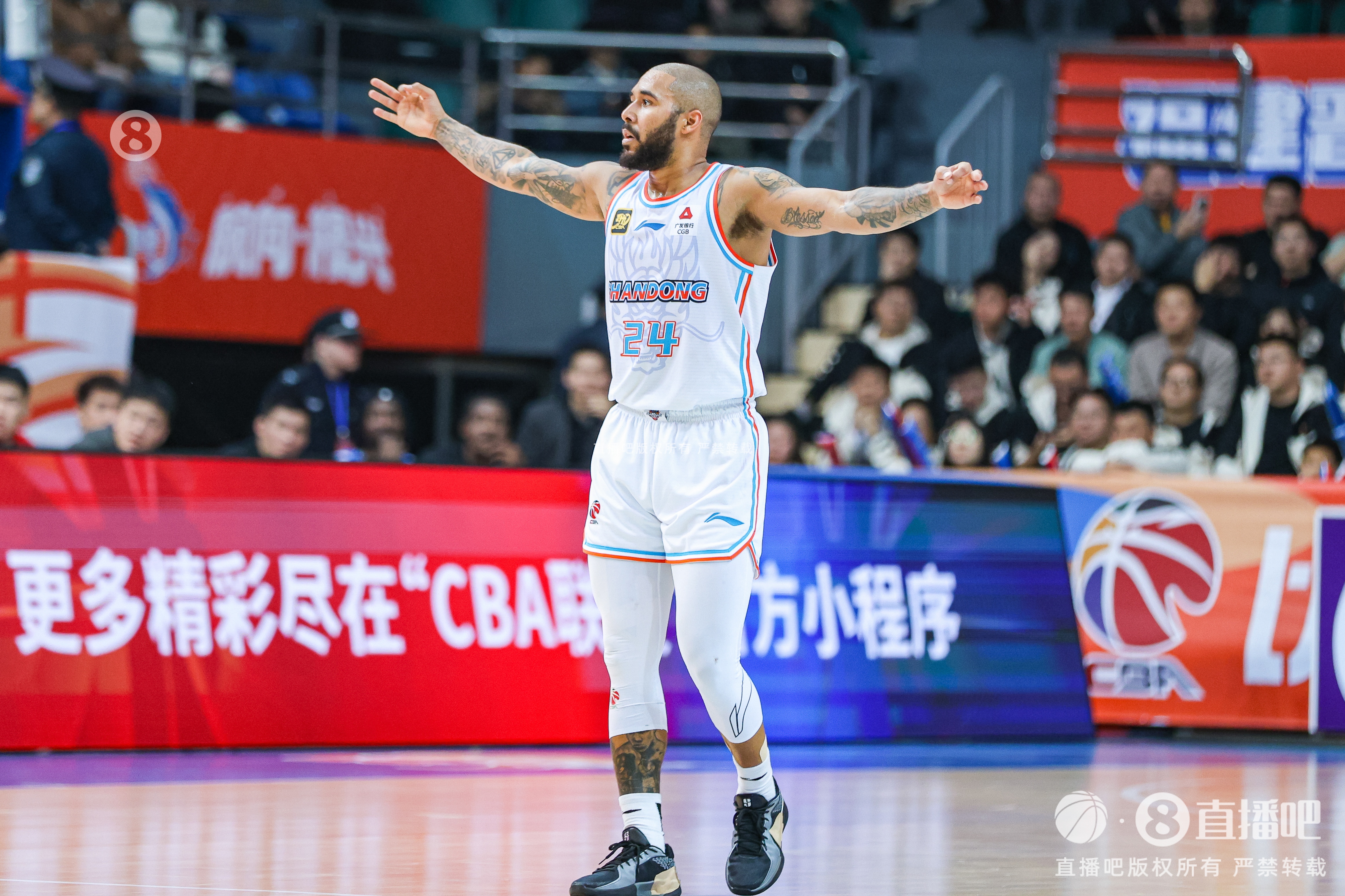  奈何隊(duì)友短路！摩爾19中12空砍31分 末節(jié)狂砍22分